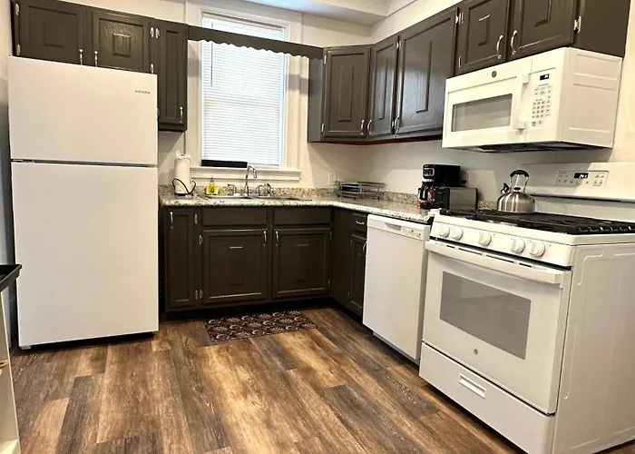 Stunning 3br-private Entrance-renovated-near Apartment Pittsburgh