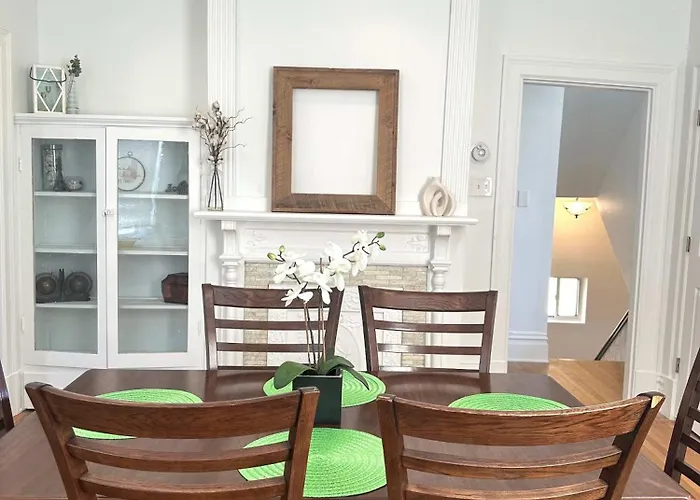 Stunning 3br-private Entrance-renovated-near Apartment