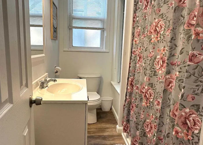 Stunning 3br-private Entrance-renovated-near Apartment Pittsburgh