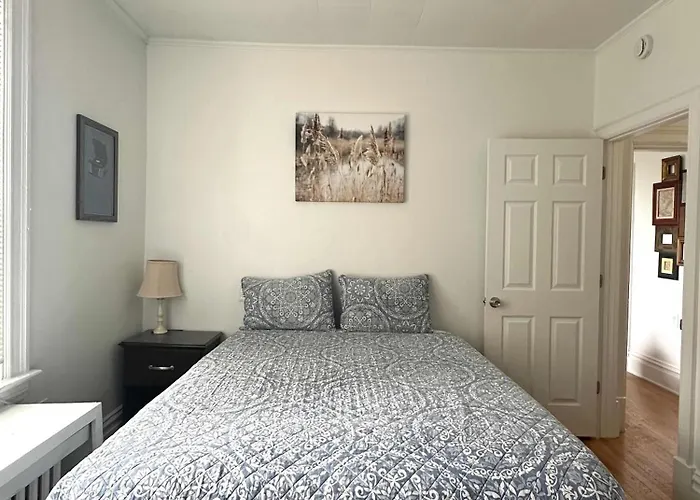 Apartment Stunning 3br-private Entrance-renovated-near Pittsburgh